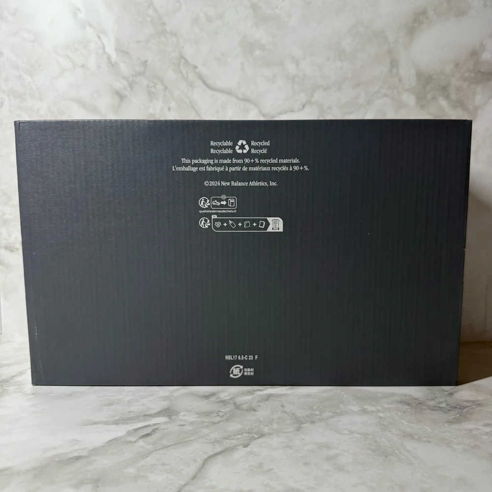 New Balance | Empty 9060 Shoe Box | Gray